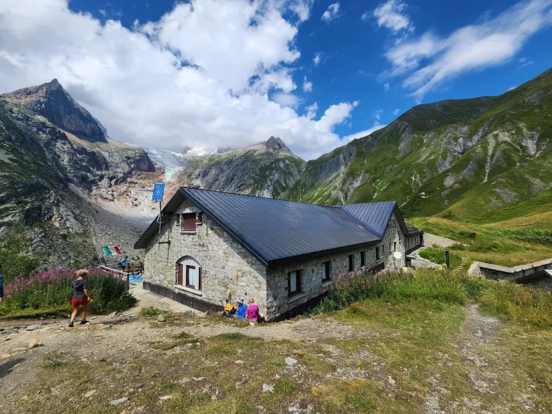 Forget the Tent: How Swiss Mountain Huts Are Winning Over American Hikers